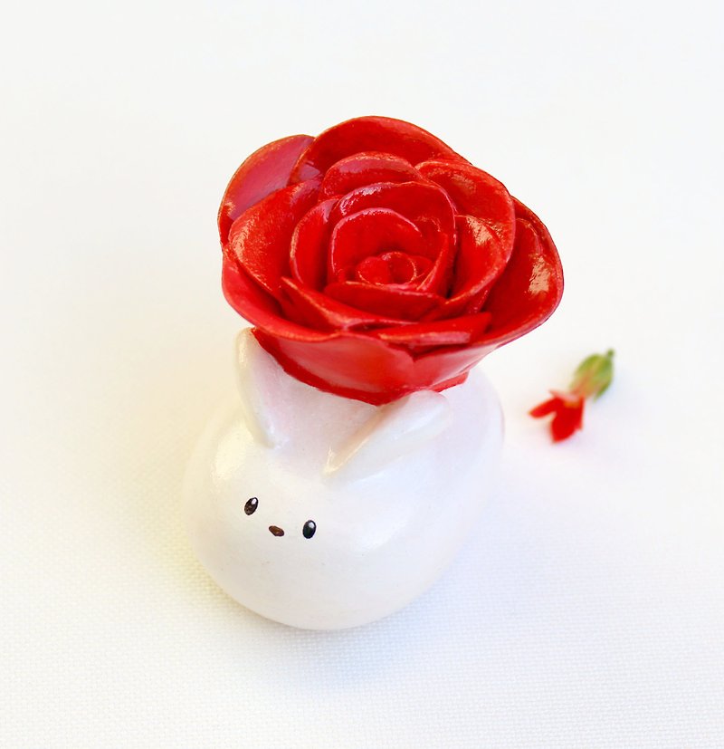 Handmade rose rabbit  of clay doll - ของวางตกแต่ง - ดินเหนียว สีแดง