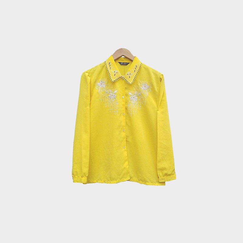 Dislocation vintage / embroidery special collar yellow shirt 028 - Women's Shirts - Polyester Yellow