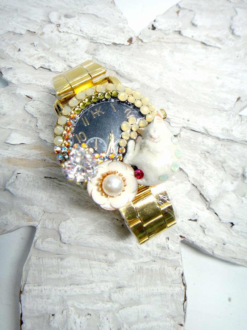 TIMBEE LO cat crystal decoration watch handmade can be customized cat - Women's Watches - Other Metals White