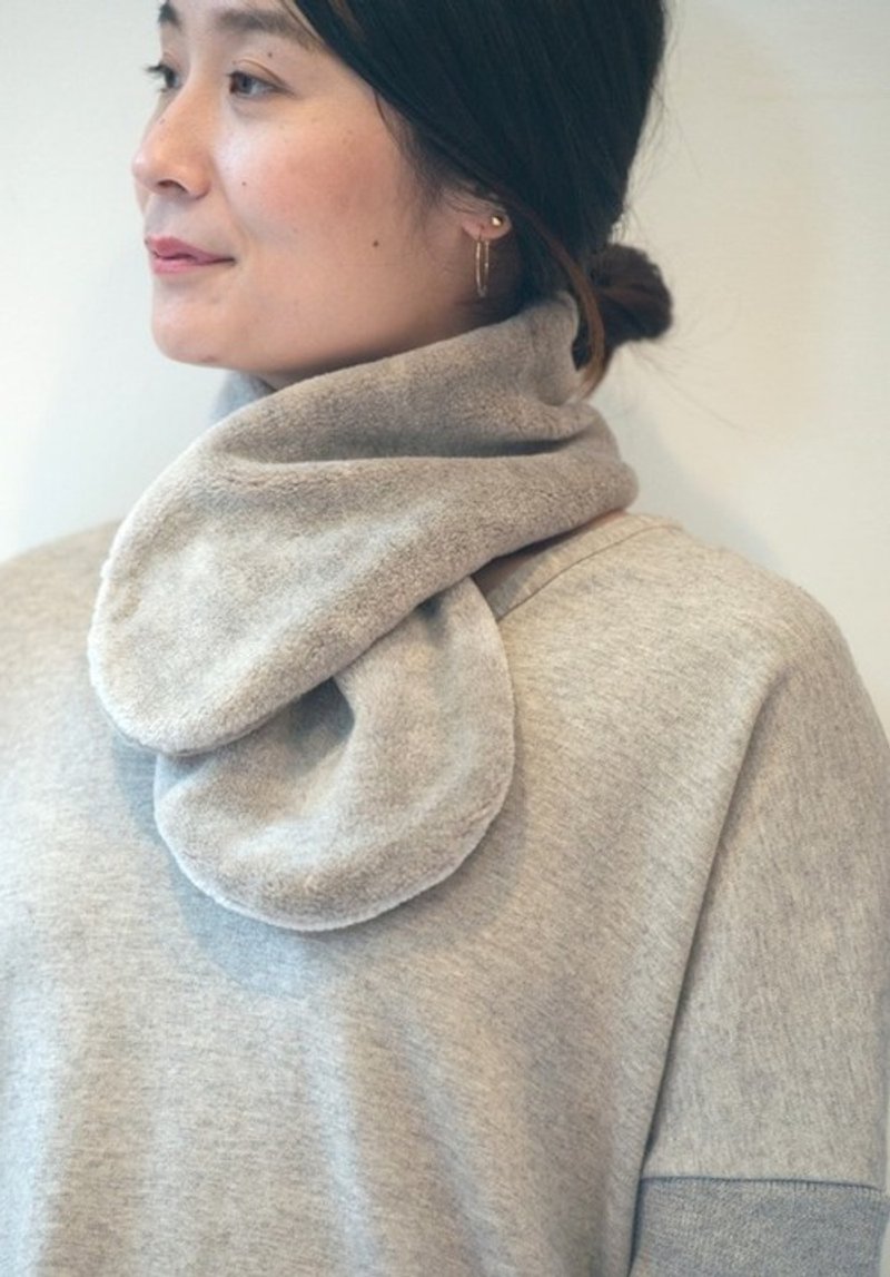 Organic Cotton Fur ヤク混グレージュ　ふわふわネックウォーマー - 絲巾 - 棉．麻 白色