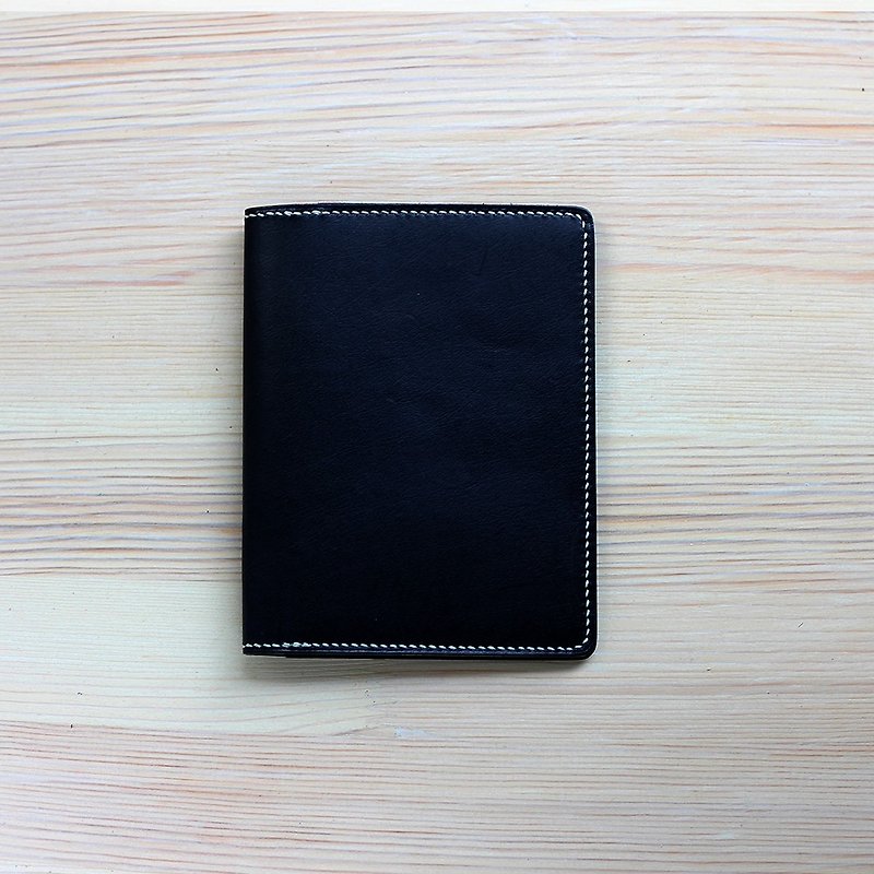 [Yingchuan Handmade] Love travel passport holder/graphite black/cowhide pure hand-stitched - ที่เก็บพาสปอร์ต - หนังแท้ สีดำ