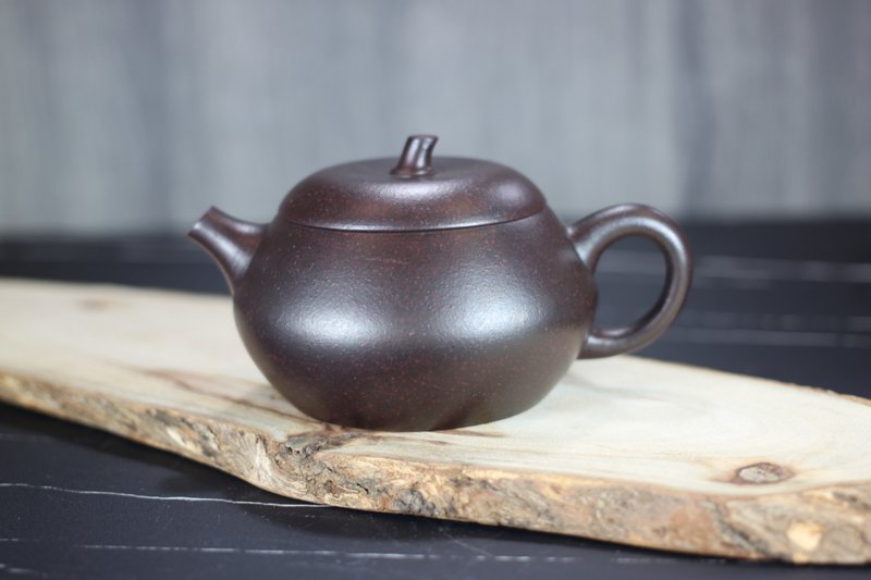【送禮好物】小蘋果 鐵血紅砂 宜興紫砂 韓佳豪製 160ml - 茶壺/茶杯/茶具 - 陶 