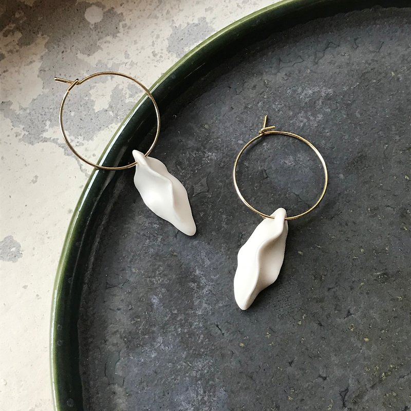 ocean tide II handmade porcelain ceramic earrings accessories - Earrings & Clip-ons - Porcelain White