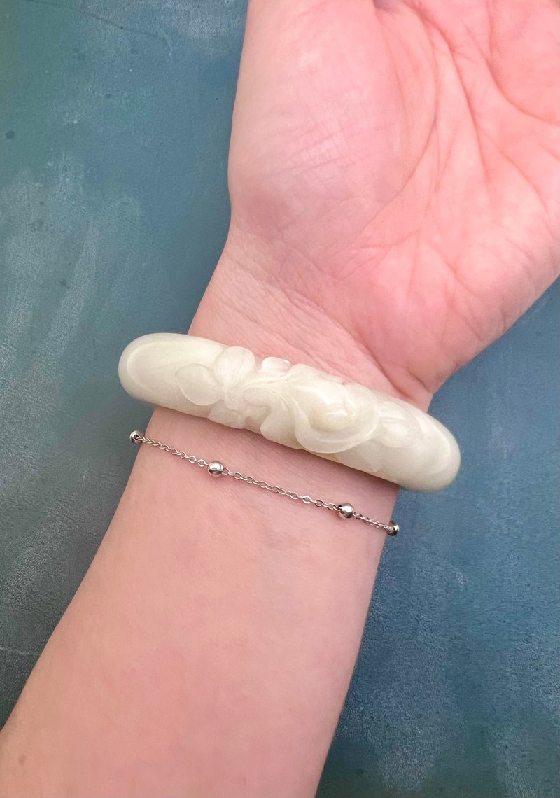 White Magnolia-Xinjiang Hotan Jade Mutton Fat White Jade Bangle Bracelet/Suitable for 52, 53, 54 circle mouth/Collection/Gift - Bracelets - Jade White