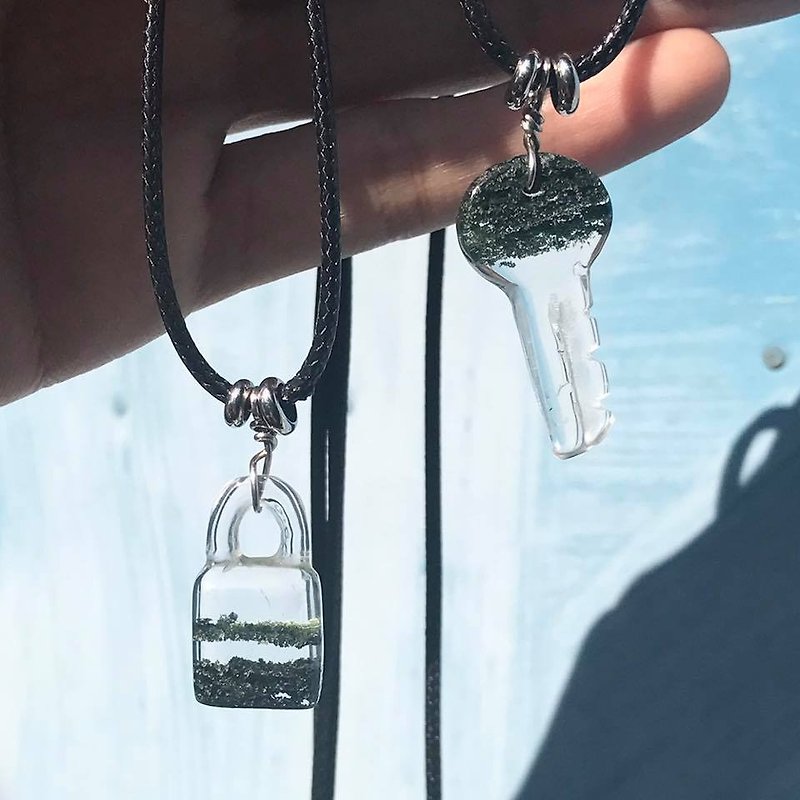 【Lost And Find】Natural gemstone lodolite lock key shaped couple pair necklace - สร้อยคอ - เครื่องเพชรพลอย สีเขียว