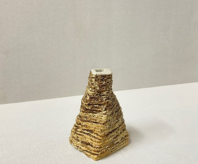 Yong Cun Shao] 手作りの陶器製の小さな花瓶、リビングおよび室内装飾品 - ショップ かわいい小さな食料品店 花瓶・植木鉢 - Pinkoi
