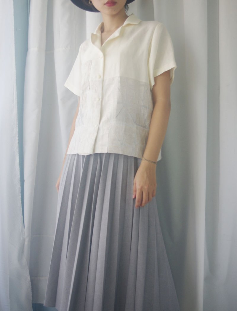 Design hand-made - white cotton and linen stitching translucent national collar shirt - Women's Shirts - Cotton & Hemp White