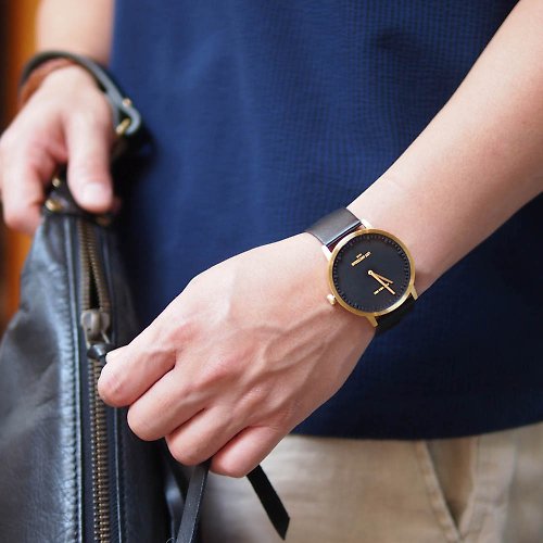 Handiin LEFF Amsterdam北歐工業齒輪設計真皮腕錶40mm黃銅金x黑皮革錶帶