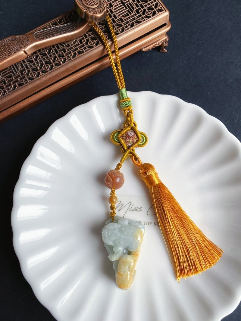 天然緬甸玉 翡翠 翹色巧雕 三腳金蟾 招財進寶 包掛 禮物 掛繩 - 吊飾/掛飾 - 玉石 黃色