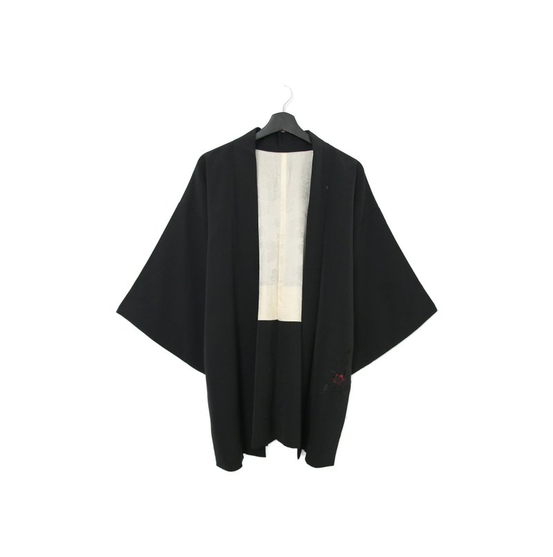 Back to Green-日本帶回羽織 刺繡黑紅 梅 kb-50/vintage kimono - 女大衣/外套 - 絲．絹 