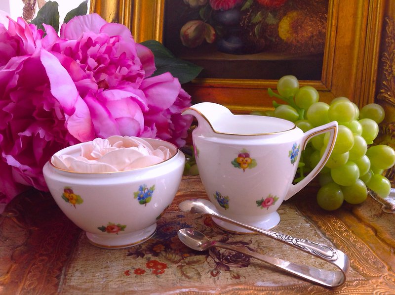 ♥ ~ ~ ♥ Annie crazy Antiquities British bone china in 1957, the British system Minton Minton bone china is hand-painted flower pot sugar bowl series - ขวดใส่เครื่องปรุง - เครื่องลายคราม 