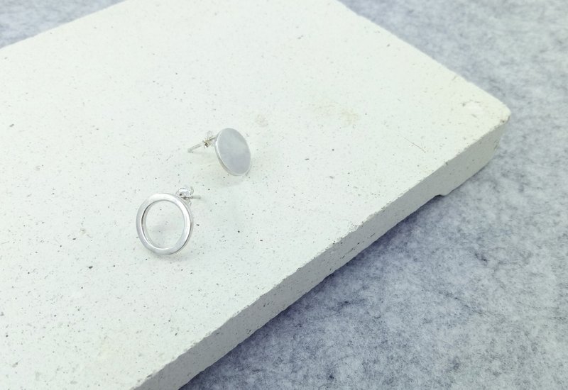 【 上班系 】 圓圓的耳環 circle earring - 純銀 - - 耳環/耳夾/耳骨夾 - 其他金屬 銀色