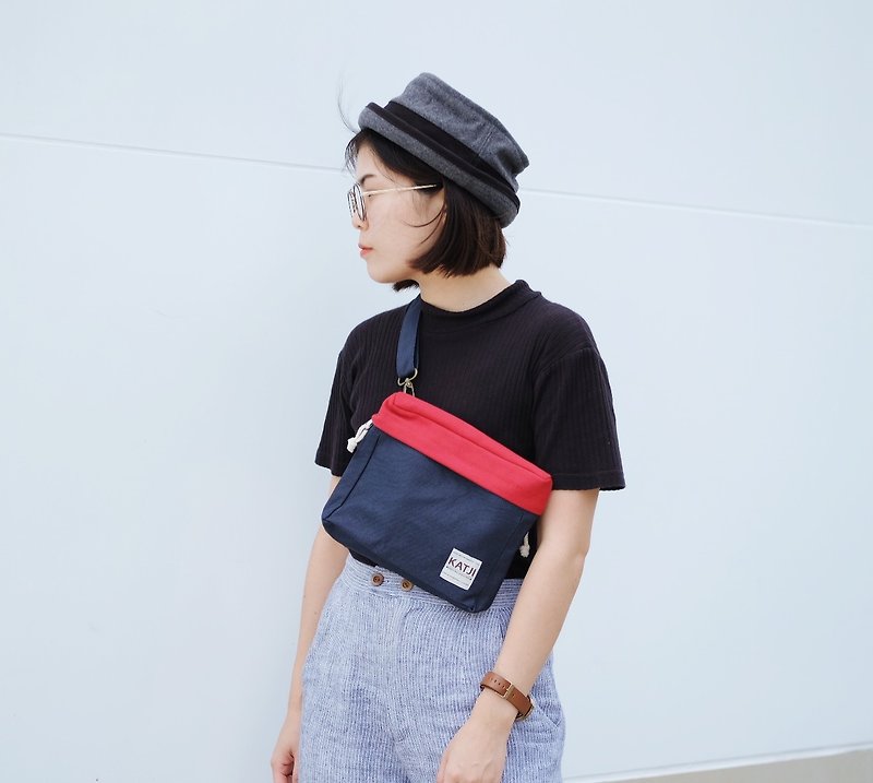 PiP BAG ( Traveller Bag ) : Navy x Red - 化妝包/收納袋 - 紙 紅色