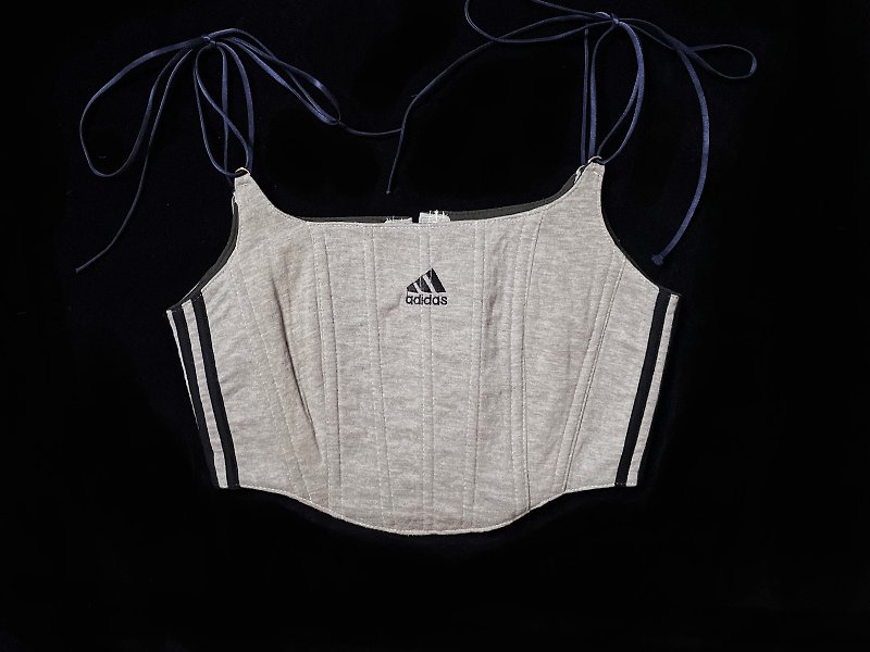 REGETHER vintage remade adidas three-line strappy vest BRA TOP -04 - เสื้อกั๊กผู้หญิง - ผ้าฝ้าย/ผ้าลินิน สีเทา