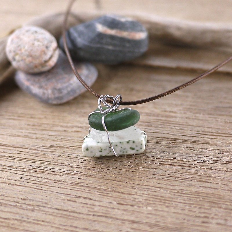 UPCYCLING Eco natural stone, sea glass, necklace- green, transparent, green dot - สร้อยติดคอ - หิน สีเขียว