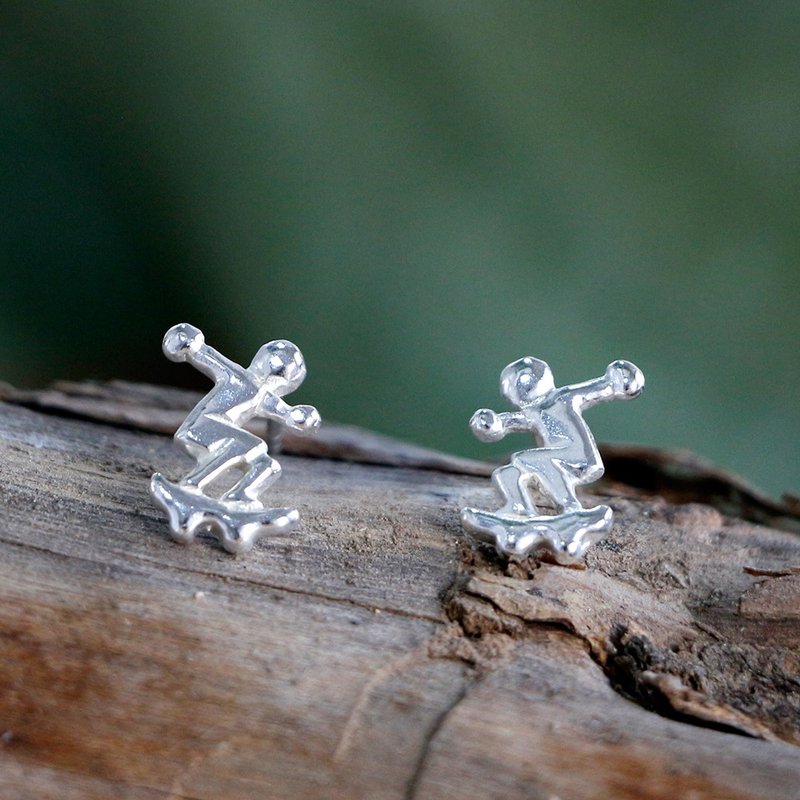 A pair of S925 Silver original hand-made skateboard sports earrings sterling silver earrings - ต่างหู - เงินแท้ สีเงิน