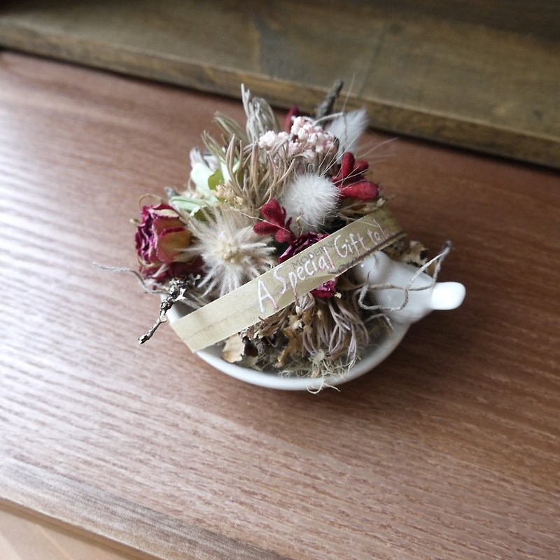 ドライフラワーの鳥の[]イノセントガール風の装飾 - 置物 - 寄せ植え・花 ホワイト