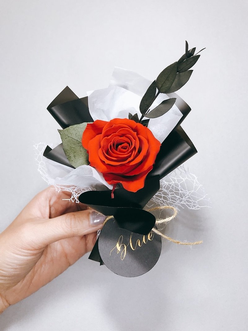 進口不凋玫瑰小花束 客製 名字  花束 乾燥花 婚禮小物 禮物 - 心意卡/卡片 - 其他材質 
