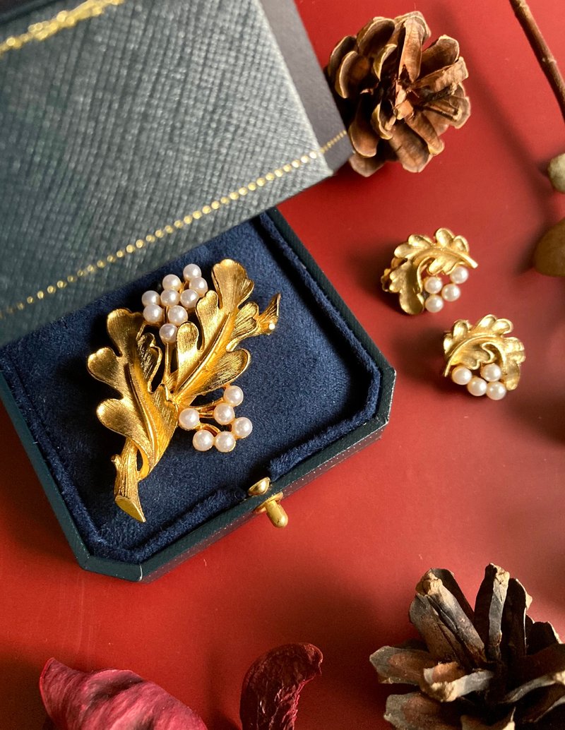 American antique elegant and lovely gold-plated pearl Clip-On earrings pin set - ต่างหู - โลหะ 