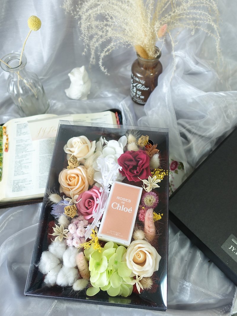 [lover perfume flower gift box] Korean fragrance flower + no flower + dry flower beautiful flower gift box - ช่อดอกไม้แห้ง - พืช/ดอกไม้ สึชมพู
