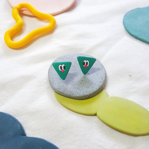 我物 WOW WOO ㄎㄧㄤ系列 貼耳 耳環 - 綠三角 可愛 表情 耳針 耳釘(可改 耳夾)
