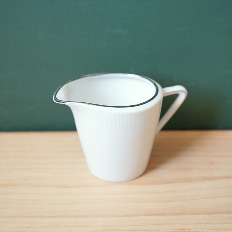 [Arctic second-hand groceries] Finland brings back VIntage silver-rimmed milk jug Seltmann Wei - เครื่องทำกาแฟ - เครื่องลายคราม ขาว