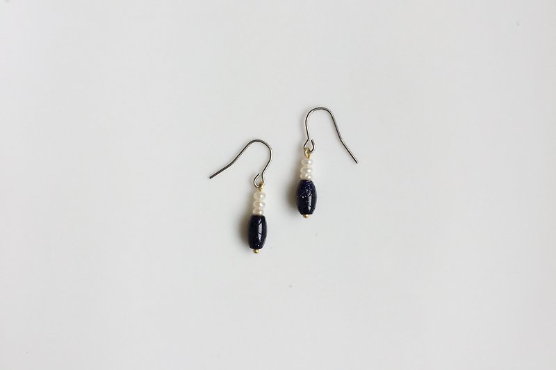 Long bit pearl blue sand earrings - Earrings & Clip-ons - Glass Blue