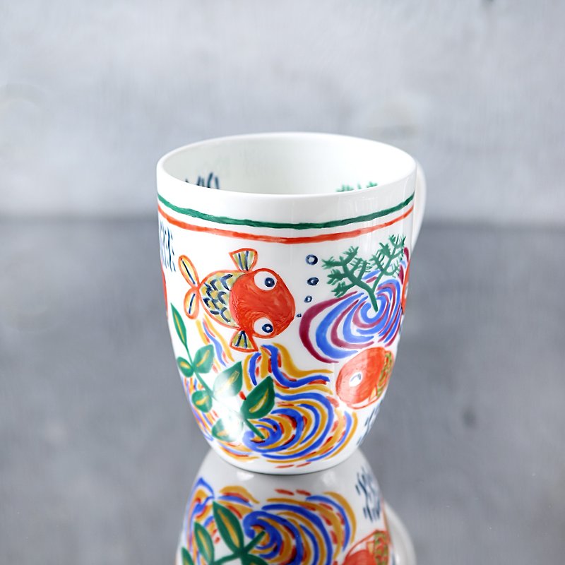 Goldfish painting mug cup L - แก้วมัค/แก้วกาแฟ - ดินเผา หลากหลายสี