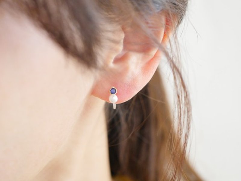 Earrings like pierced Clip-On* Blue sapphire (zirconia) and single pearl Clip-On* - ต่างหู - เครื่องเพชรพลอย 