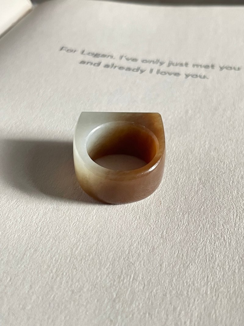 天然和田玉糖白玉寬戒 港碼16 荊褐 #240 - 戒指 - 玉石 咖啡色