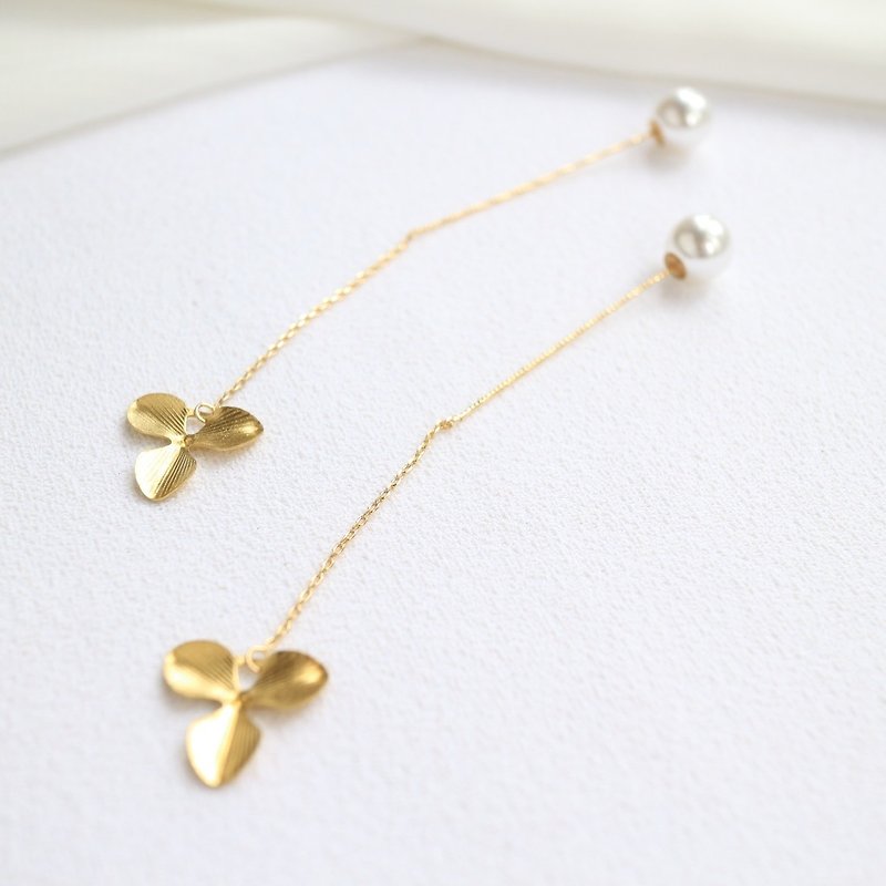 18kgf petal flower pearl romantic simple long drop earrings - Earrings & Clip-ons - Other Metals Gold