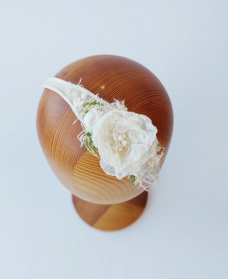 Boho flower girl headband, newborn headband, 头带 newborn photography props - 嬰兒帽子/髮帶 - 其他材質 白色