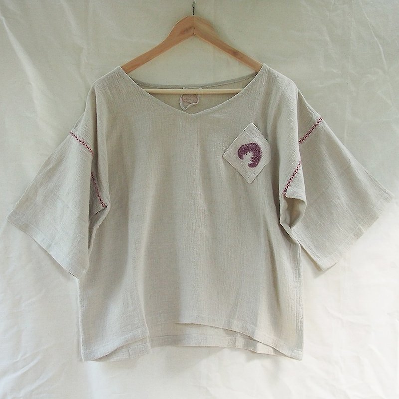linnil: Red cabbage pocket / Almost square blouse - Women's Tops - Cotton & Hemp Purple