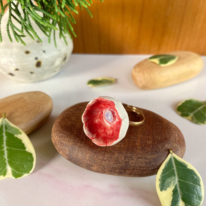 Flower Ring/ Ceramic / jewelry - 戒指 - 陶 白色