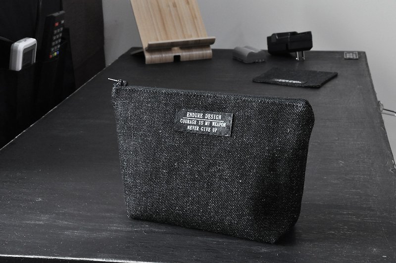 ENDURE/Denim Black Cosmetic Bag/Small Size - กระเป๋าเครื่องสำอาง - ผ้าฝ้าย/ผ้าลินิน สีดำ