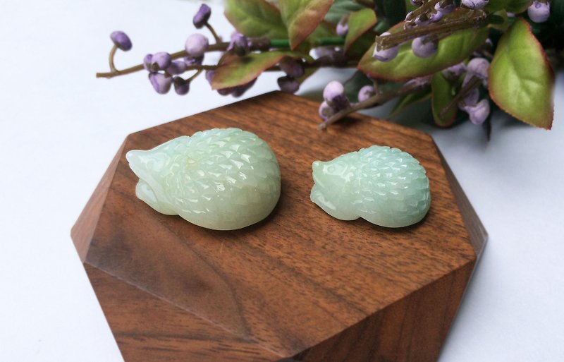 Parenting Hedgehog - Natural Emerald (Burma Jade) Qiao Xiao Pendu - Items for Display - Gemstone 
