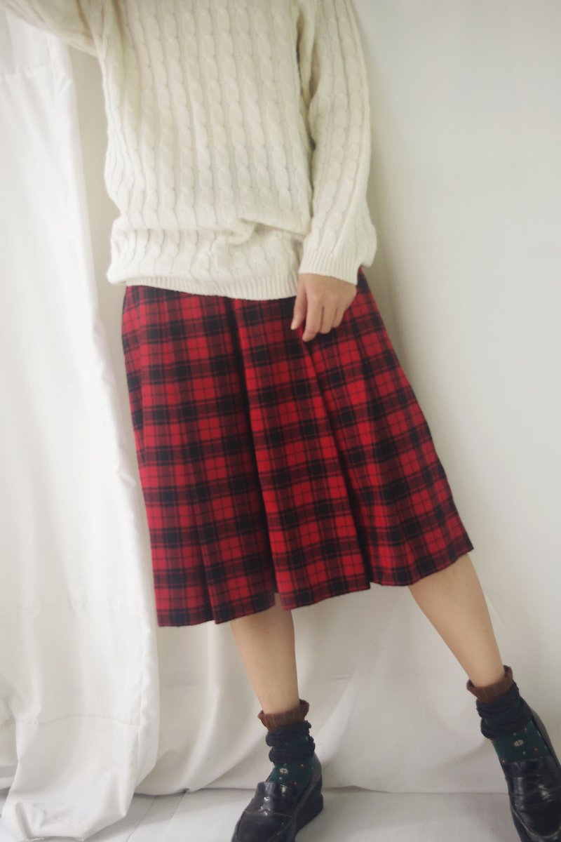 Treasure Hunting Vintage - College Red and Black Plaid Discount Midi Skirt - Skirts - Polyester Red