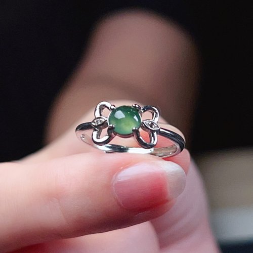 瓔珞珠寶盒 E.L.Jewelry Box 冰綠翡翠蛋面蝴蝶結戒指 925純銀 | 天然A貨翡翠 | 送禮