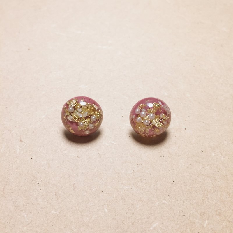 復古深粉紅金箔珍珠丸子耳環 - 耳環/耳夾 - 樹脂 粉紅色