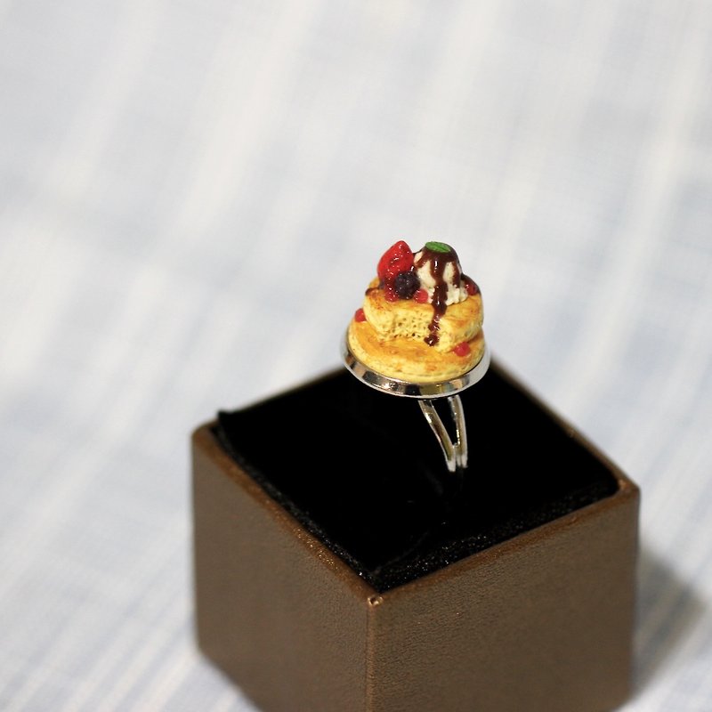 Vanilla ice cream pancake Ring - แหวนทั่วไป - ดินเหนียว หลากหลายสี