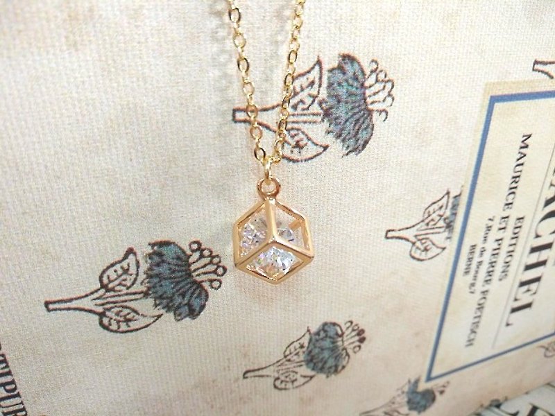 Garohands small golden miter box diamond gift will feel short-chain A580 shiny fashion - สร้อยคอ - โลหะ สีทอง