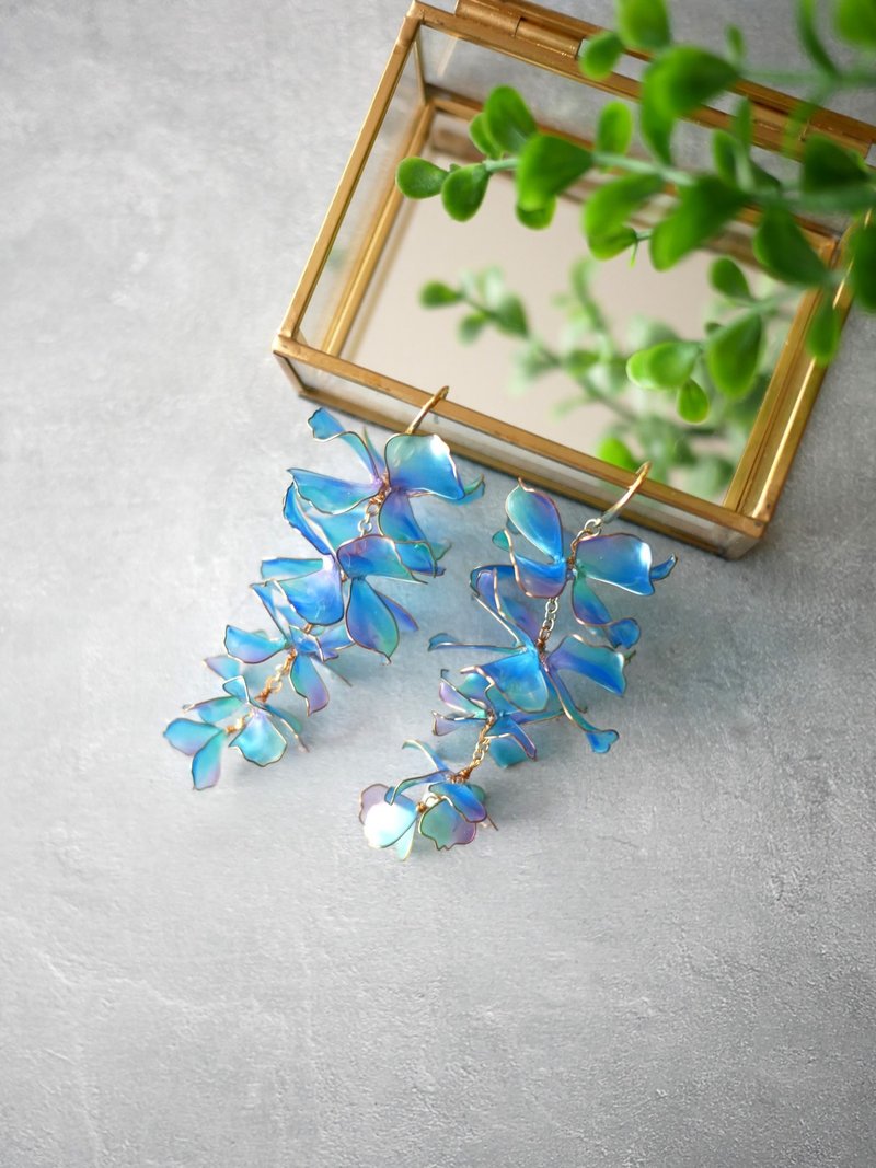 Inspiration Blue　ピアス　or　イヤリング - 耳環/耳夾/耳骨夾 - 樹脂 藍色
