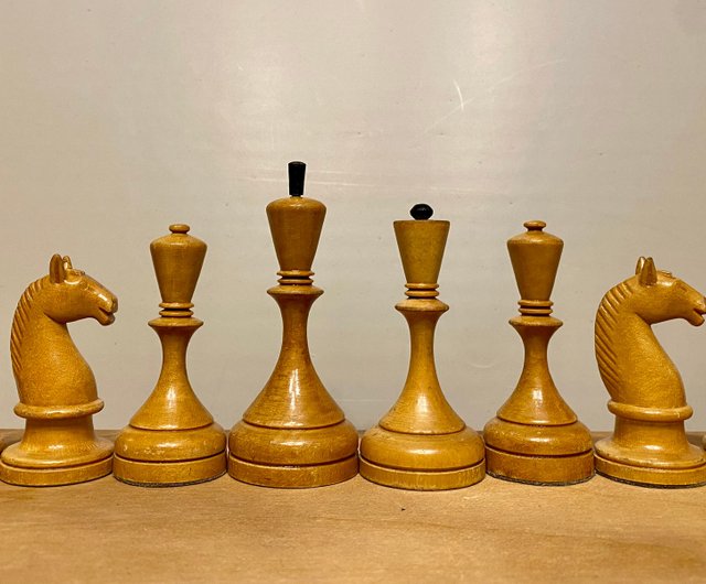 Botvinnik-Flohr II Soviet Reproduction Chess Pieces