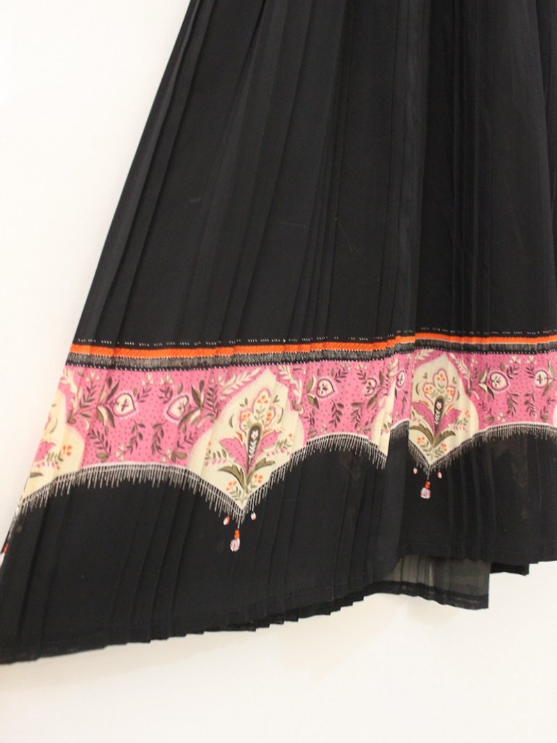 Retro early spring boho wind pink totem black thin shoulder strap sleeveless vintage dress - ชุดเดรส - เส้นใยสังเคราะห์ สีดำ
