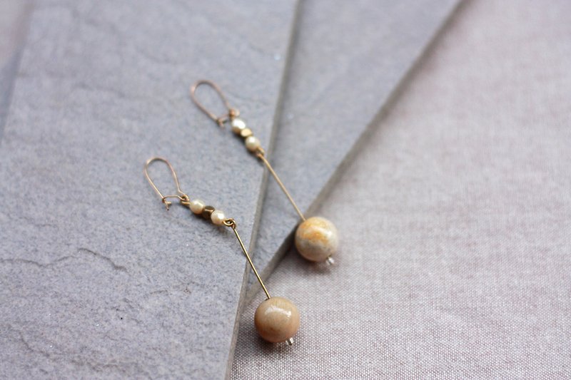 Coral stone fine needle earrings - ต่างหู - เครื่องเพชรพลอย สีทอง