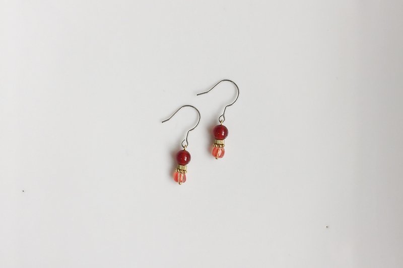 紅衛兵  紅瑪瑙玻璃黃銅造型耳環 - 耳環/耳夾 - 寶石 紅色