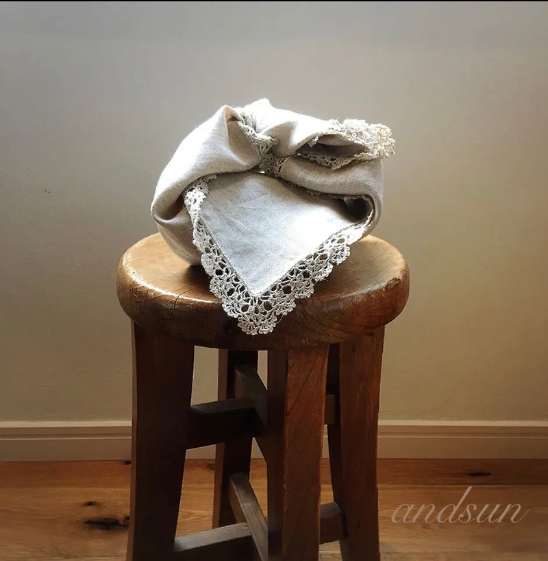 hand-knitted lace Linen handkerchief beige x beige(44) - อื่นๆ - ผ้าฝ้าย/ผ้าลินิน สีกากี