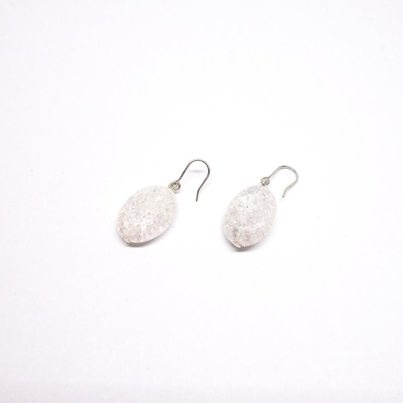 白色透明のクラック水晶SVピアス【Pio by Parakee】 cracked crystal pierced earrings - 耳環/耳夾 - 寶石 白色