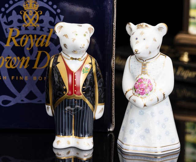 ロイヤルクラウンダービー 陶器製 豪華な象の置物 アンティークRoyal