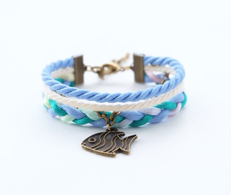 Fish layered rope bracelet in matte cornflower blue / cream / light mint / ombre - สร้อยข้อมือ - วัสดุอื่นๆ สีน้ำเงิน